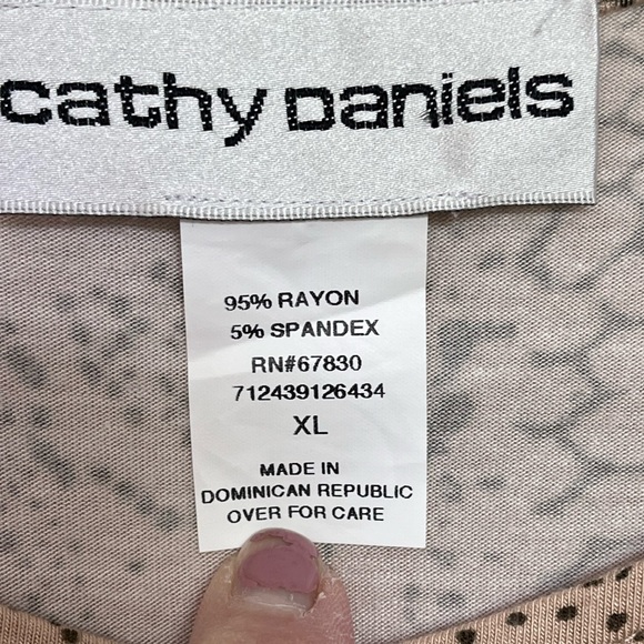Cathy Daniels print top, XL - Picture 3 of 10